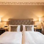 Boutiquehotel Weisses Roessl 2*