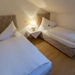 Boutiquehotel Weisses Roessl Szálloda 2*