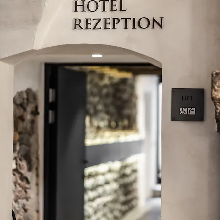 Hotel Boutiquehotel Weisses Roessl 2*