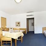 Boutiquehotel Weisses Roessl Hotel 2*