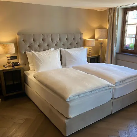 Boutiquehotel Weisses Roessl