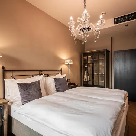 Отель Boutiquehotel Weisses Roessl