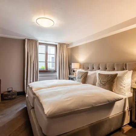 Отель Boutiquehotel Weisses Roessl 2*