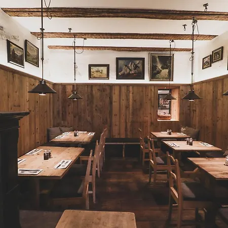 Boutiquehotel Weisses Rössl 2* Innsbruck