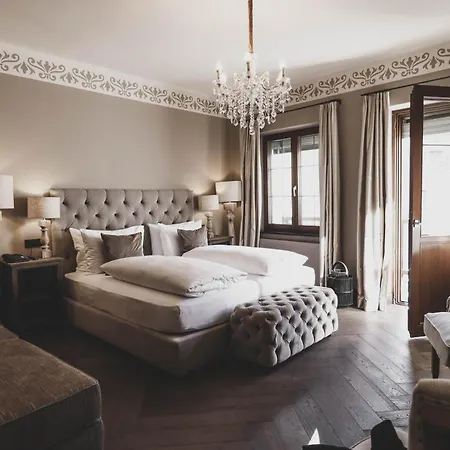 Отель Boutiquehotel Weisses Roessl