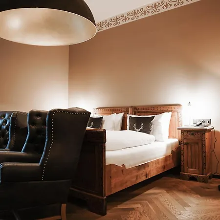 Отель Boutiquehotel Weisses Roessl 2*