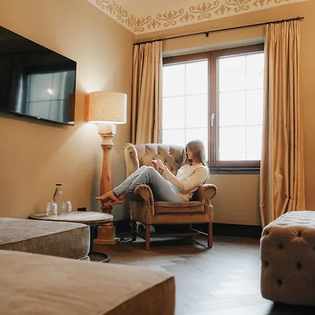 Отель Boutiquehotel Weisses Roessl