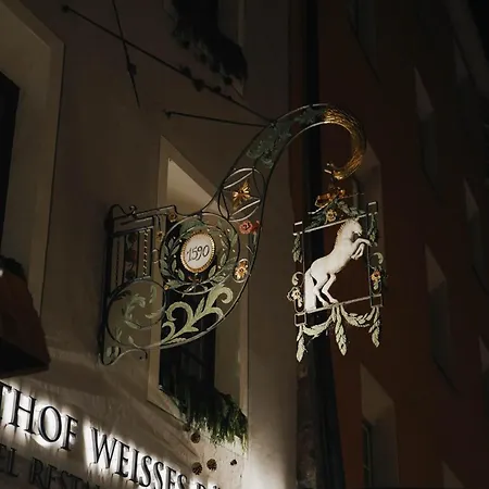 Отель Boutiquehotel Weisses Roessl 2*
