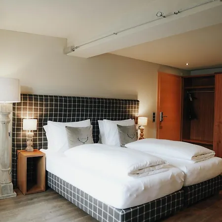 Отель Boutiquehotel Weisses Roessl Инсбрук