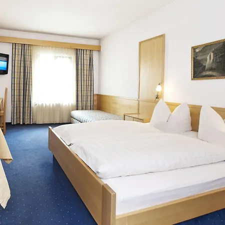 Boutiquehotel Weisses Roessl 2* İnnsbruck