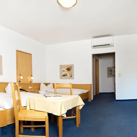 Otel Boutiquehotel Weisses Roessl 2*