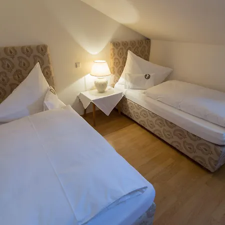 Boutiquehotel Weisses Roessl Otel 2*