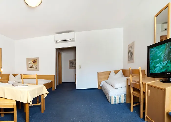 Boutiquehotel Weisses Roessl 2* 因斯布鲁克