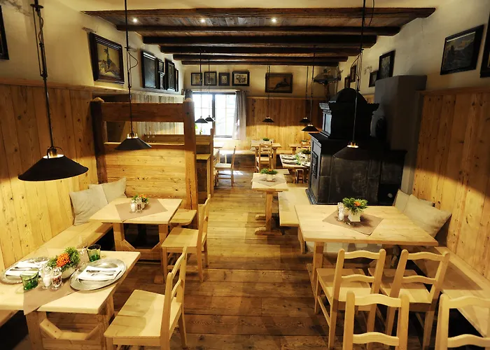 酒店 Boutiquehotel Weisses Roessl 2*