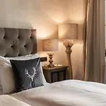Hotel Boutiquehotel Weisses Roessl 2*