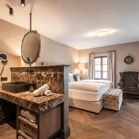 Boutiquehotel Weisses Roessl İnnsbruck